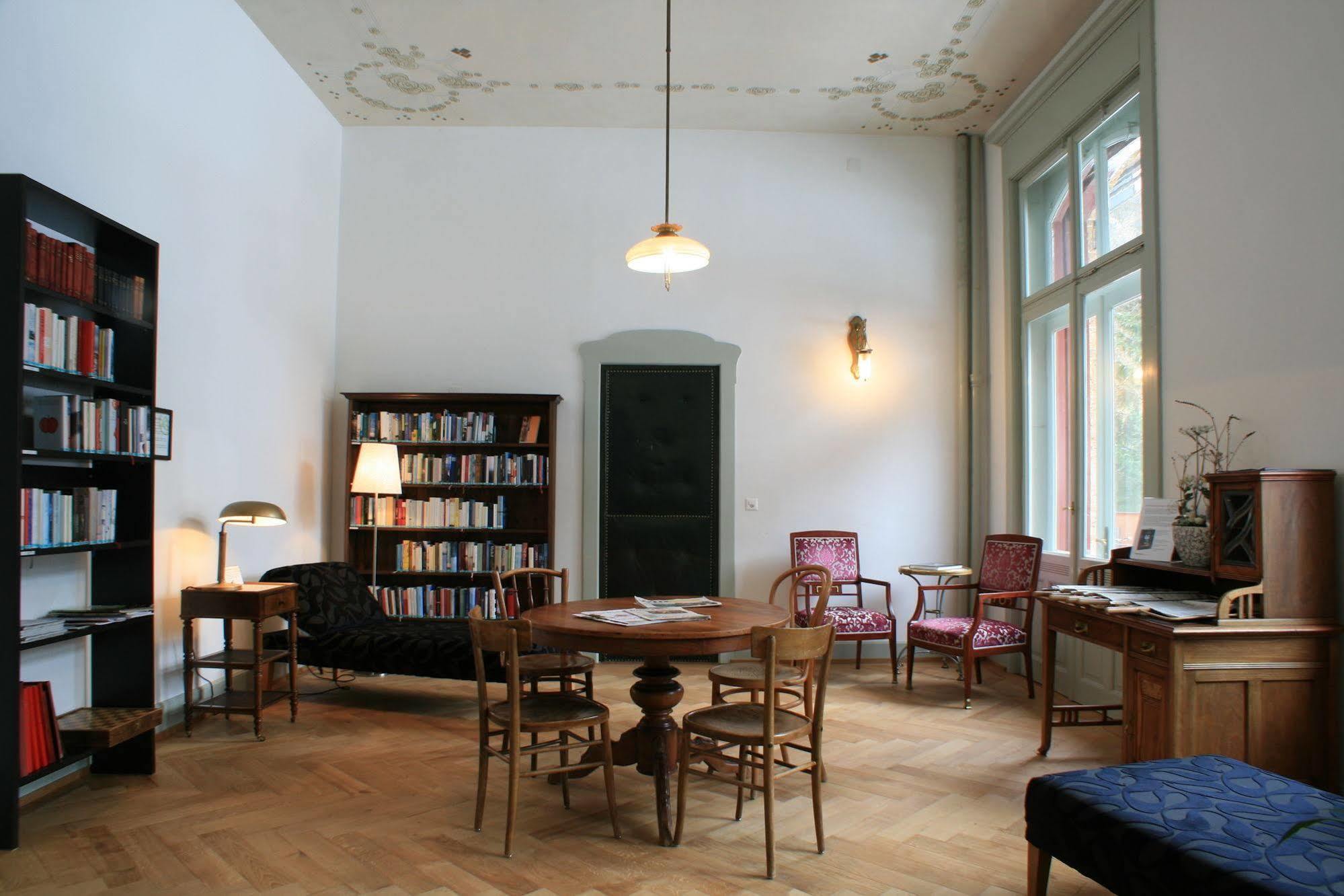Kurhaus Berguen 호텔 외부 사진